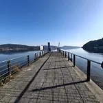 Mit Seeblick, 6 In *