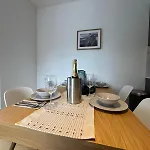 Mit Seeblick, 6 In Apartment *