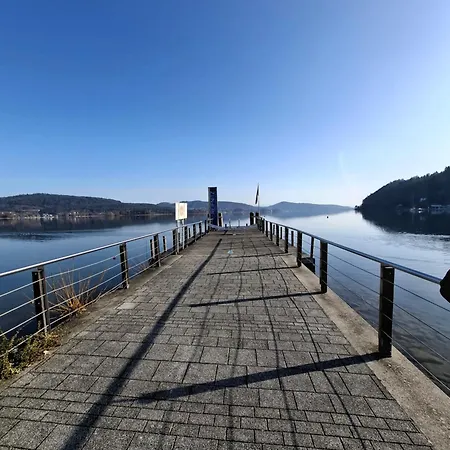 Mit Seeblick, 6 In *