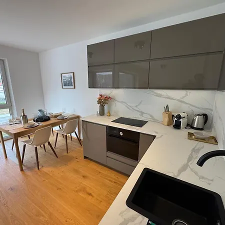 Mit Seeblick, 6 In Apartment Reifnitz