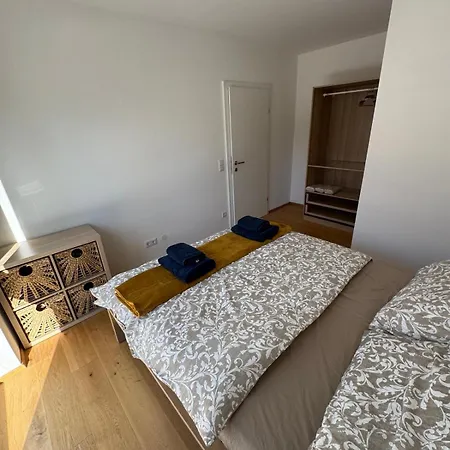 Mit Seeblick, 6 In Apartment