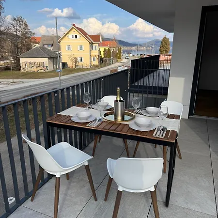 Mit Seeblick, 6 In Apartment