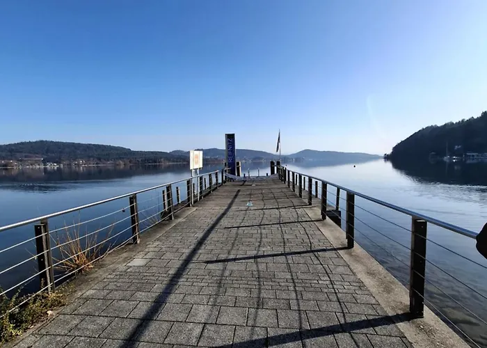 Mit Seeblick, 6 In *