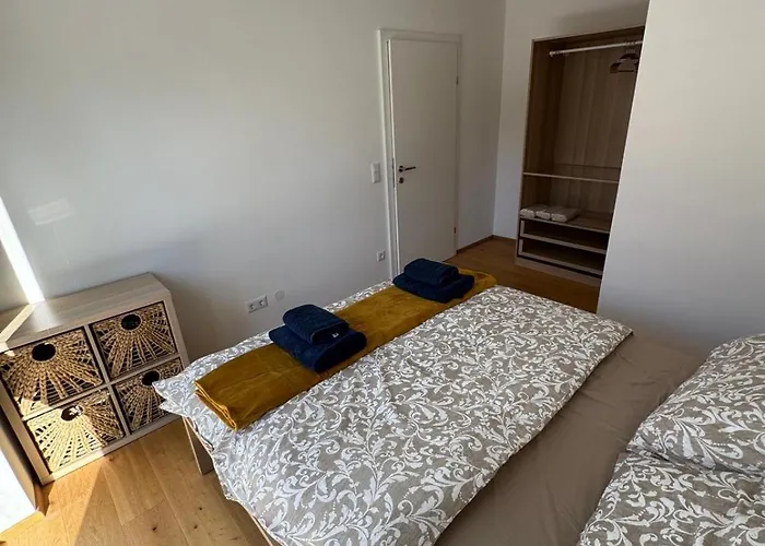 Mit Seeblick, 6 In Apartman